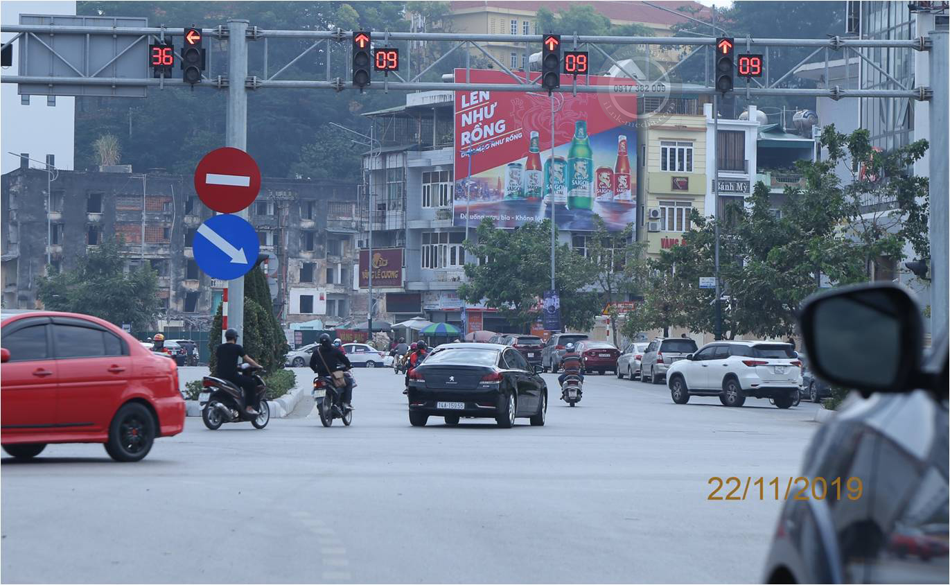 Quảng cáo tấm lớn