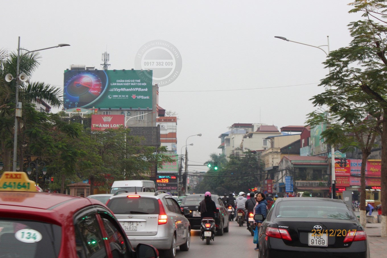 Bảng quảng cáo trung tâm