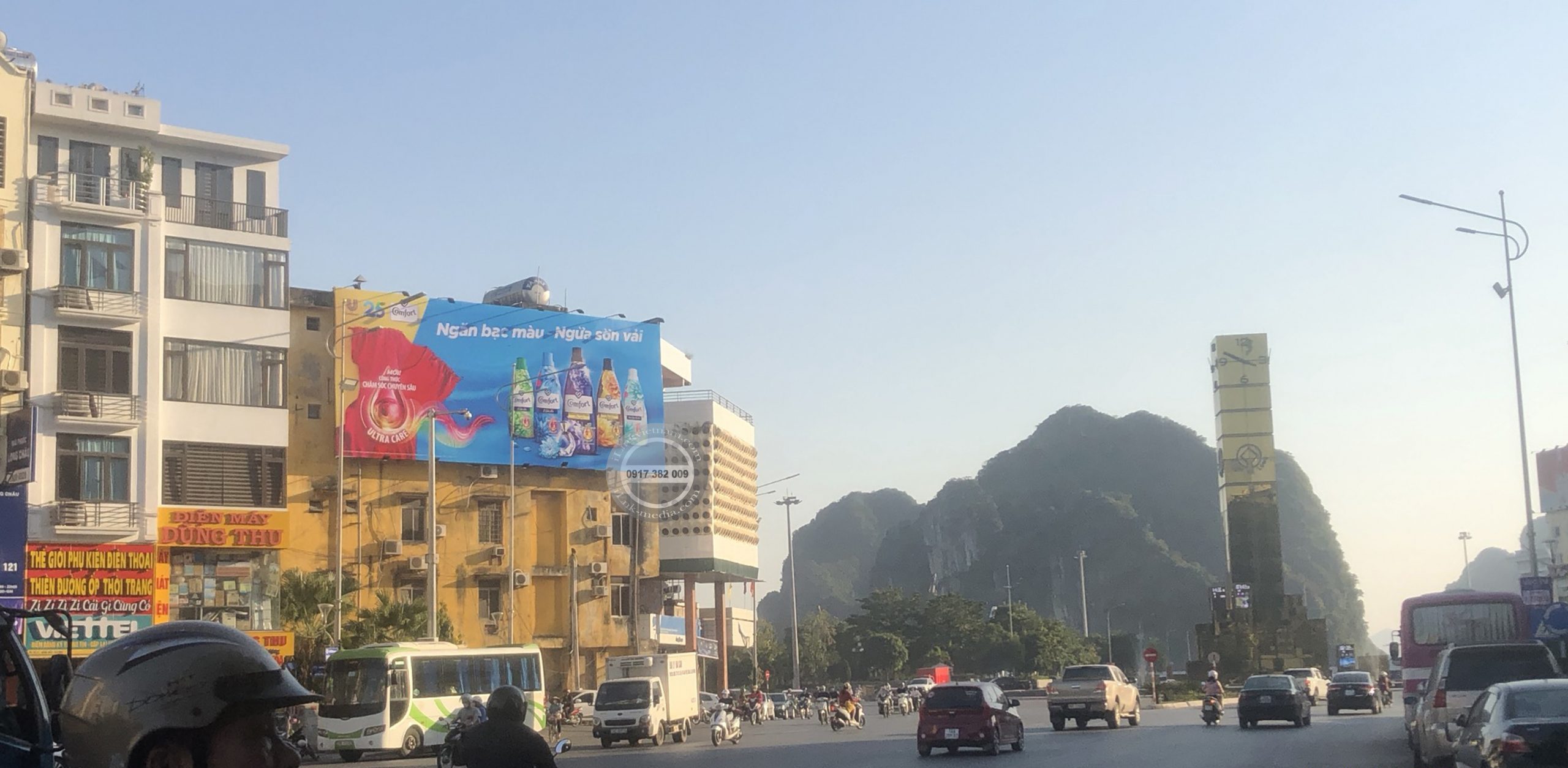 Bảng quảng cáo pano ốp tường