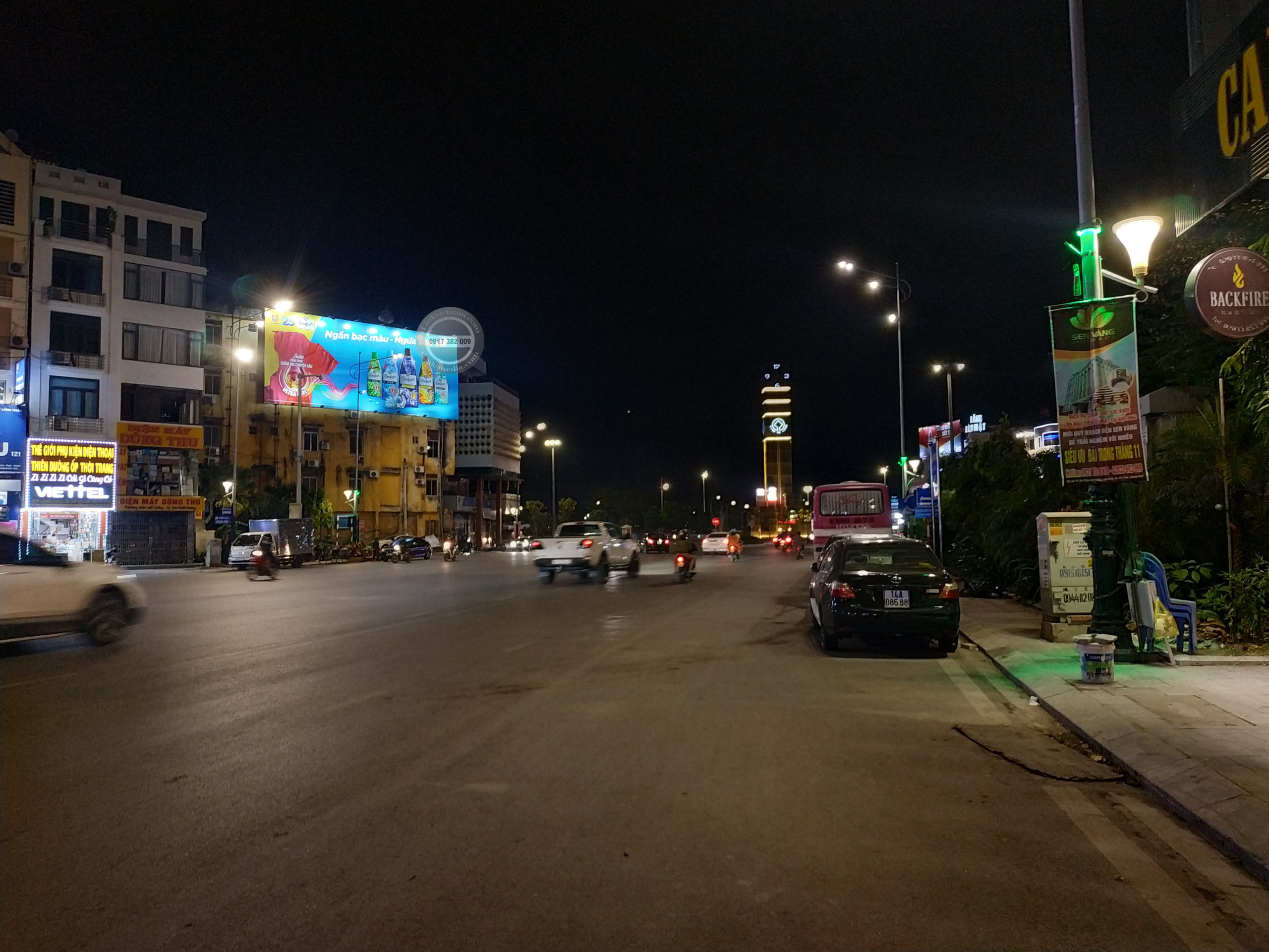 Biển quảng cáo pano ốp tường