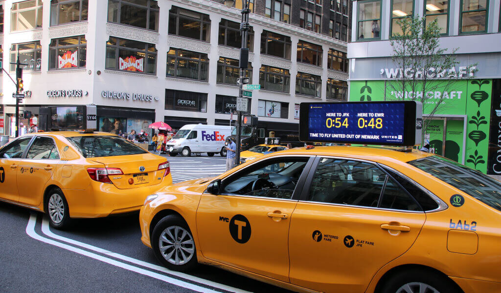 Quảng cáo dán decal taxi 