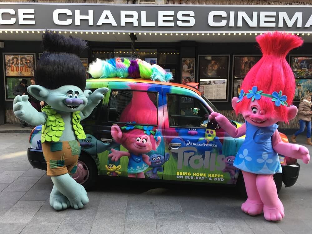 Quảng cáo dán decal taxi 