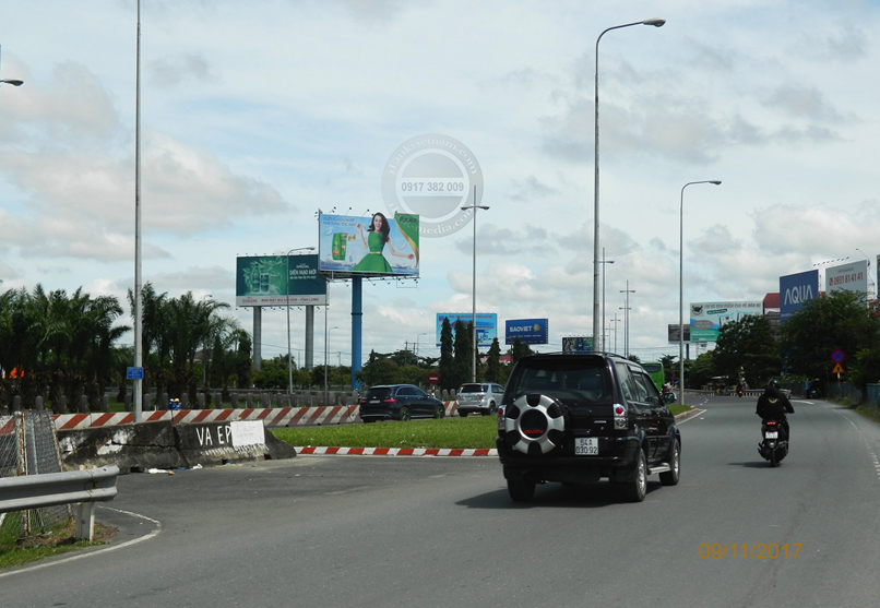 Billboard 3 mặt tại Vĩnh Long