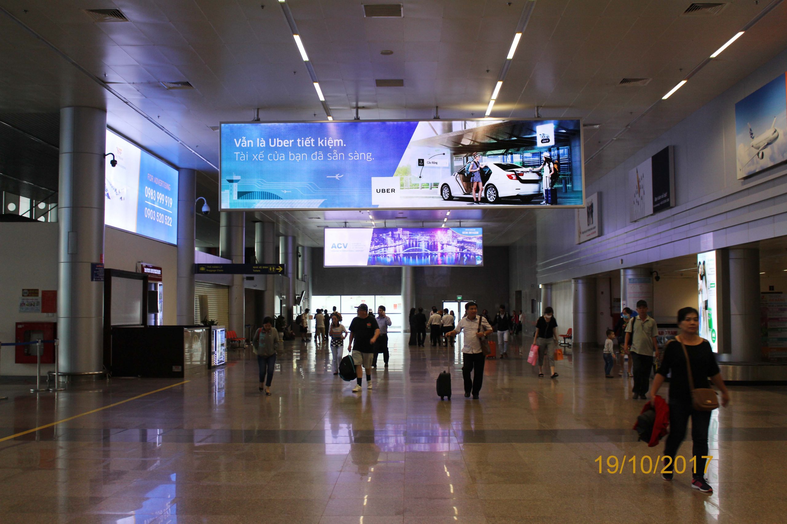 Quảng cáo hộp đèn tại sân bay (Lightbox airport)