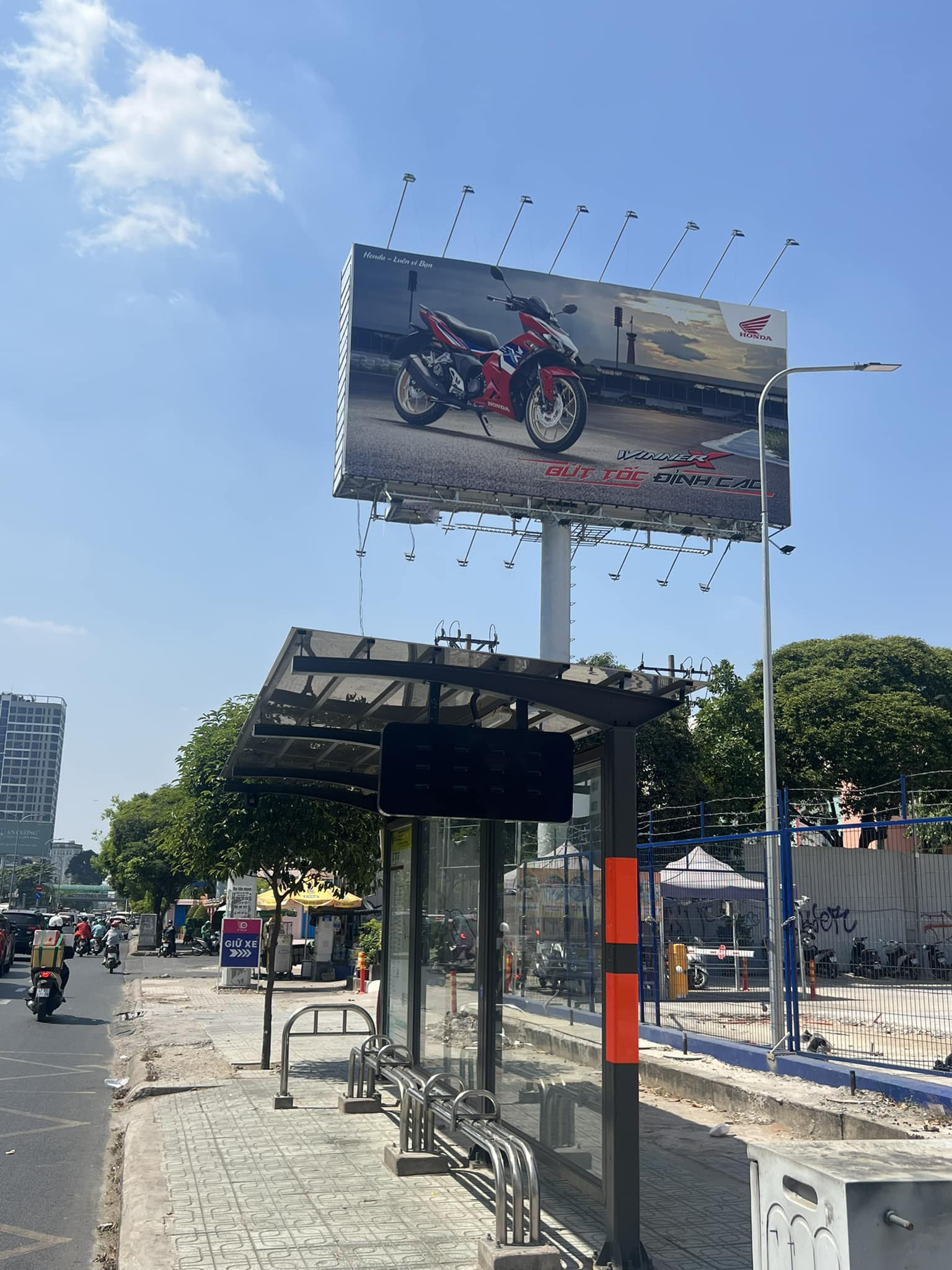 quang cao ngoai troi bien bang