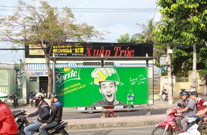 quang-cao-nha-cho-xe-bus-cho-sprite