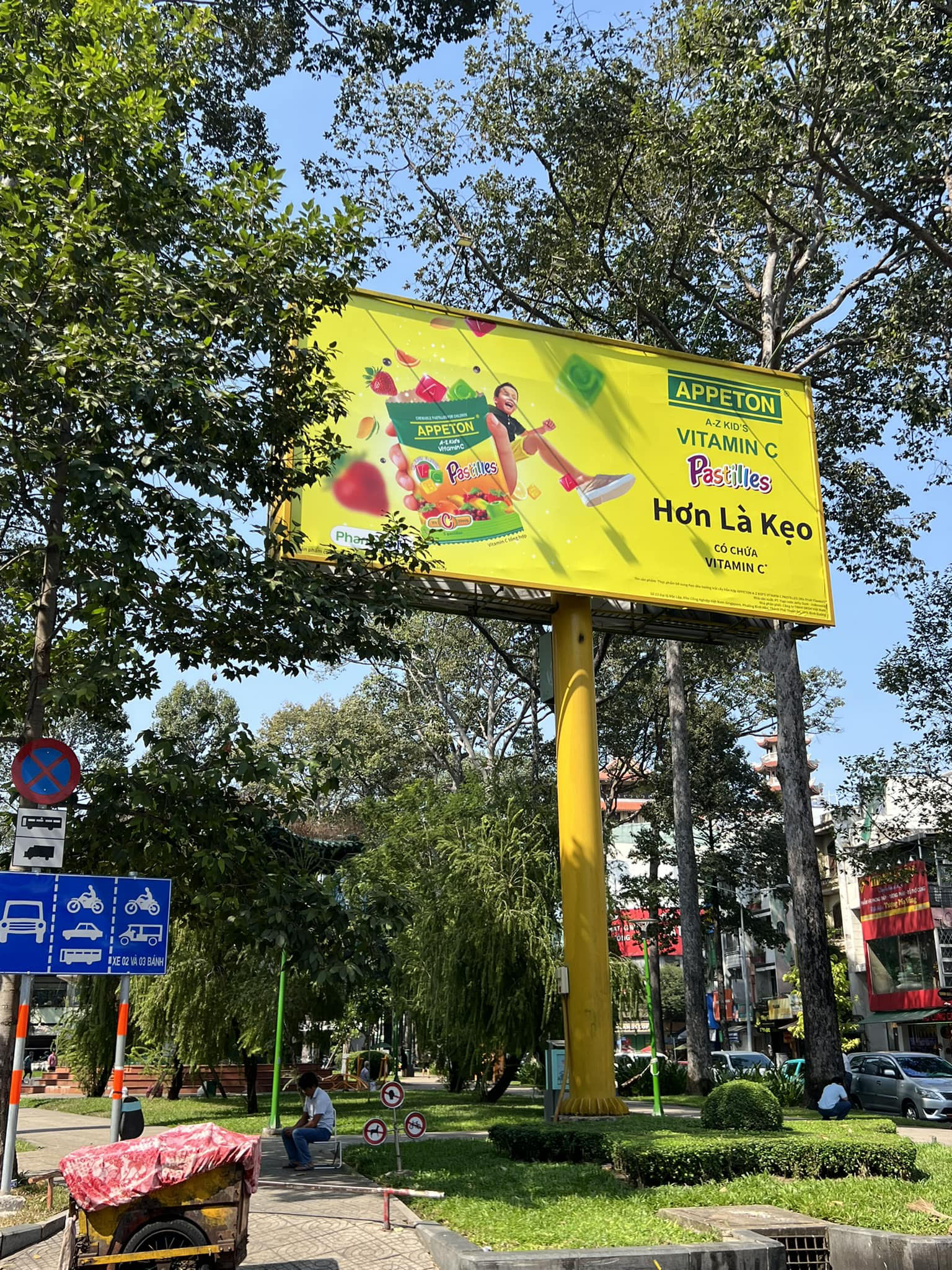 quảng cáo trụ đơn