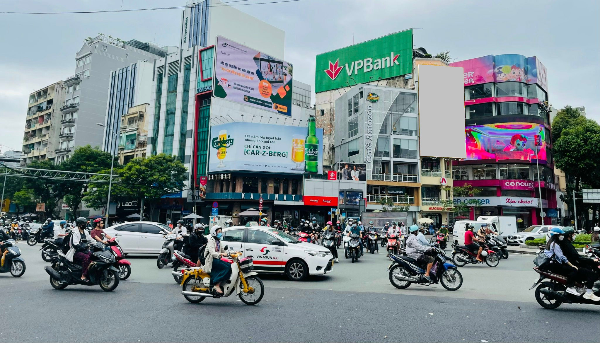 quảng cáo ngân hàng