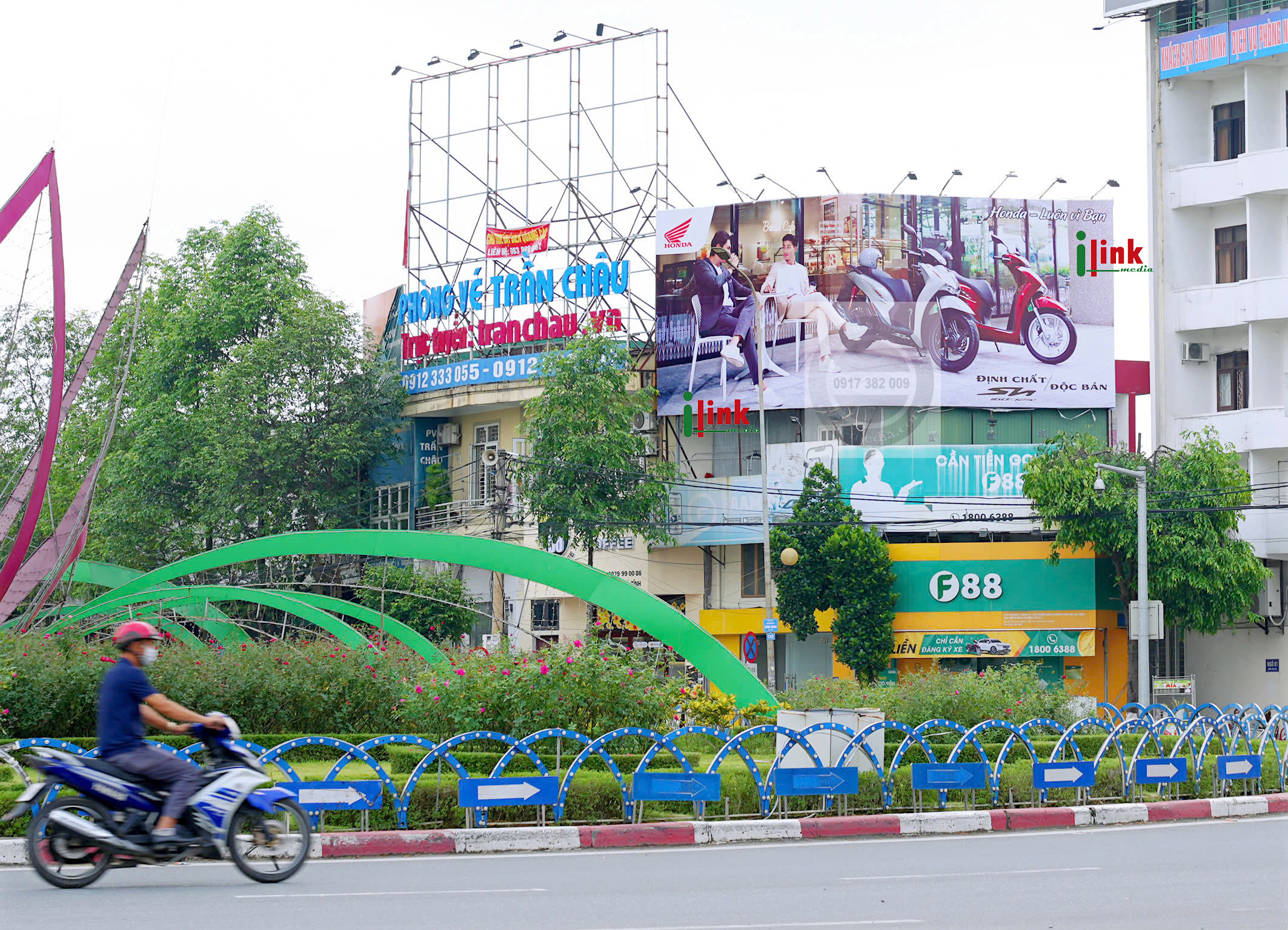 quảng cáo ngoài trời honda