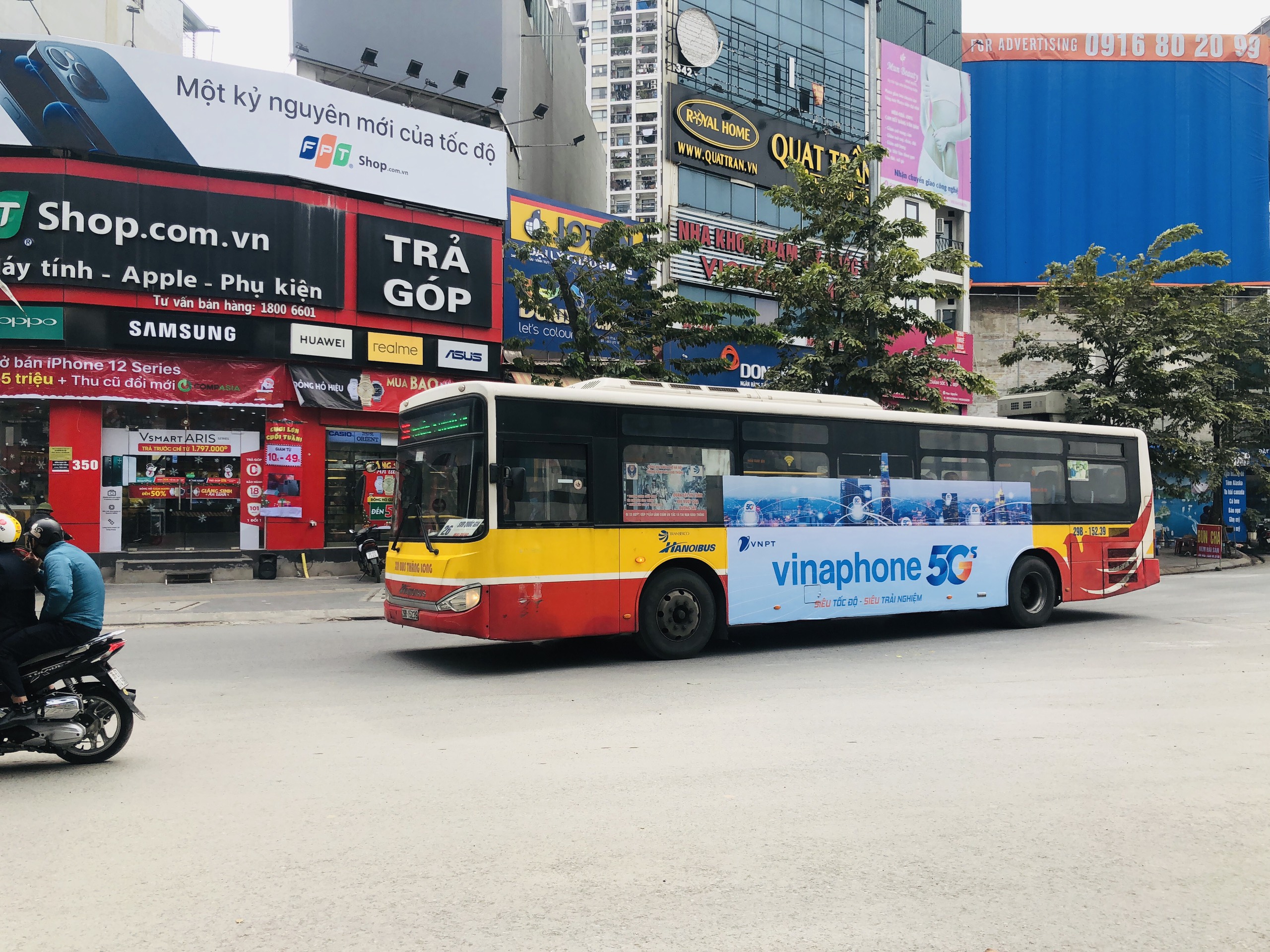 quảng cáo xe buýt nhãn hàng